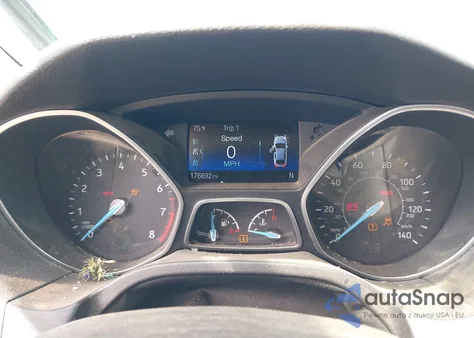 2016 Ford Focus Se z USA, uszkodzony, nr VIN 1FADP3F2XGL217979